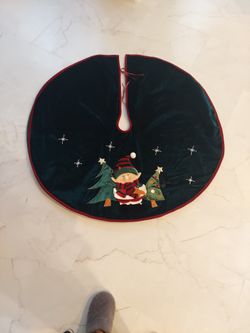 Great Condition Elf Christmas Tree Skirt 4ft X 4ft