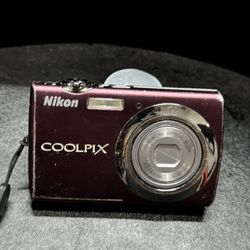 Nikon Coolpix S220 10MP Digital Camera
