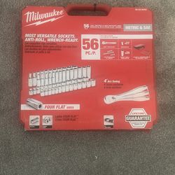 Milwaukee 3/8 in. Drive SAE/Metric Ratchet and Socket Mechanics Tool Set (56-Piece)