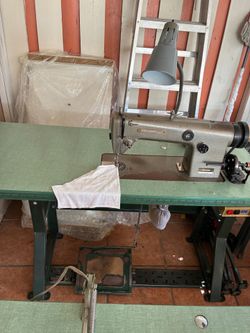 Speedway Industrial Sewing Machine with Table