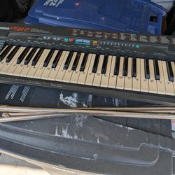 Yamaha Psr-2 Electronic Keyboard 