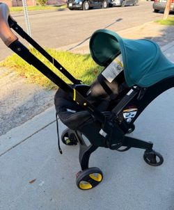 Doona stroller (with car seat base)
