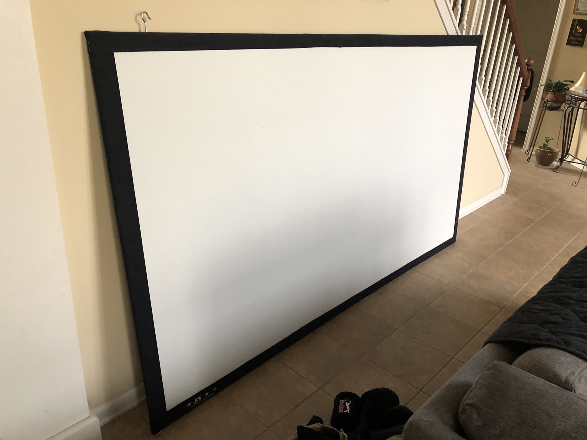 Free Projector Screen