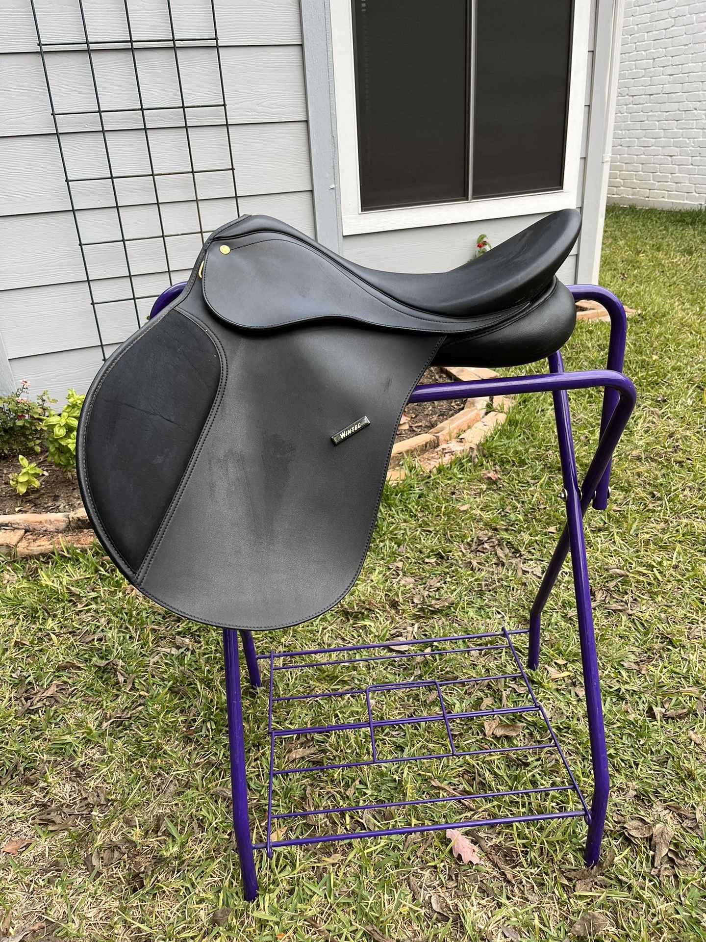 Wintec 250 All Purpose Saddle 18” Seat