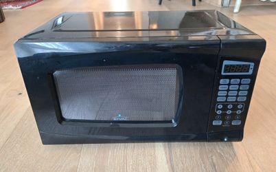 Walmart Compact Microwave Oven – Works Great