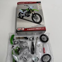 Maisto Assembly Line Die Cast Metal Model Kit Dirt Bike 1/12 Kawasaki KX 450F New With Box