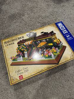 Lego Train Coffee House, For Age 6 or older. Total 1081 Pcs