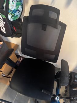 Black Mesh Office Chair with Armrests