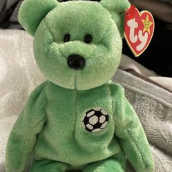 Ty Beanie Babies ,Kicks The Bear 