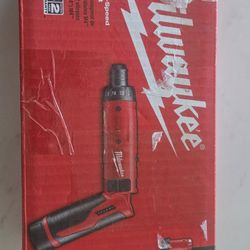 Milwaukee M4 Hex 2-Speed SCREWDRIVER Kit