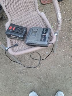 Skilsaw  battery and charger
