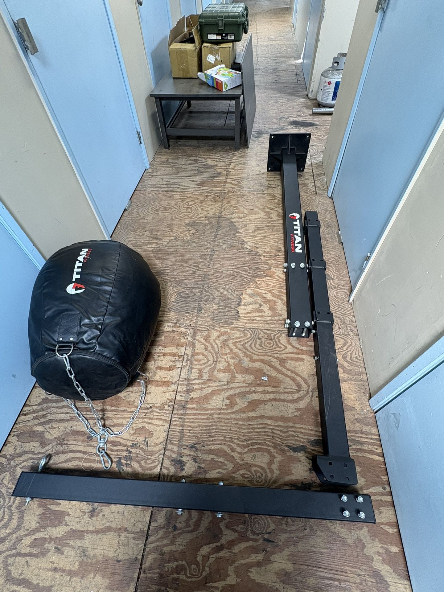 Heavy duty punching bag with stand
