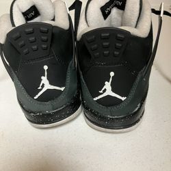 Jordan 4 Retro Fear Shoes
