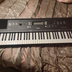 Yamaha Keyboard 