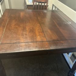 Very nice Solid wooden Dining table and chairs set.