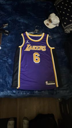 Official LeBron James Los Angeles Lakers Jordan Swingman jersey size large