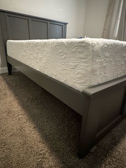 Full size bed