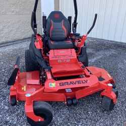 Gravely Pro Turn 672 Commercial Zero Turn Riding Lawn Mower 