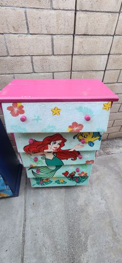 Kids dresser