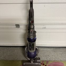 Dyson Dc25 Animal Upright Vacuum Cleaner 
