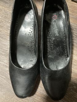 Black Pumps 7.5