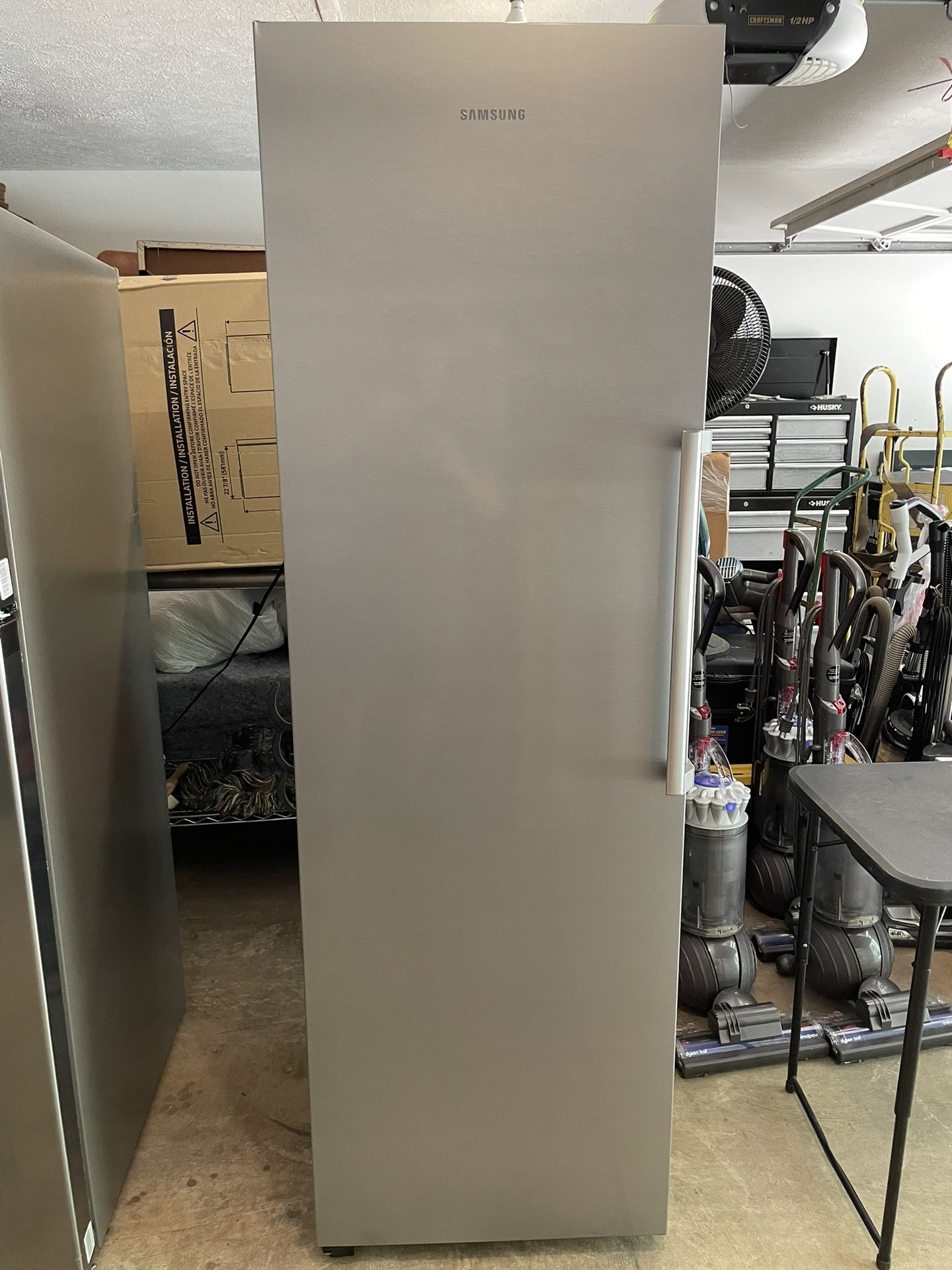 Samsung 11.4 cu. ft. Capacity Convertible Upright Freezer RZ11M7074SA
