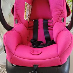 Maxi Cosi Infant Car Seat and Base