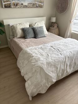 IKEA Malm Queen Bed frame + Mattress with 4 storage drawers