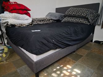 Queen Bed Frame w/Headboard