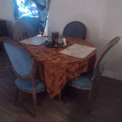Round Wood Table With 4 Chairs 