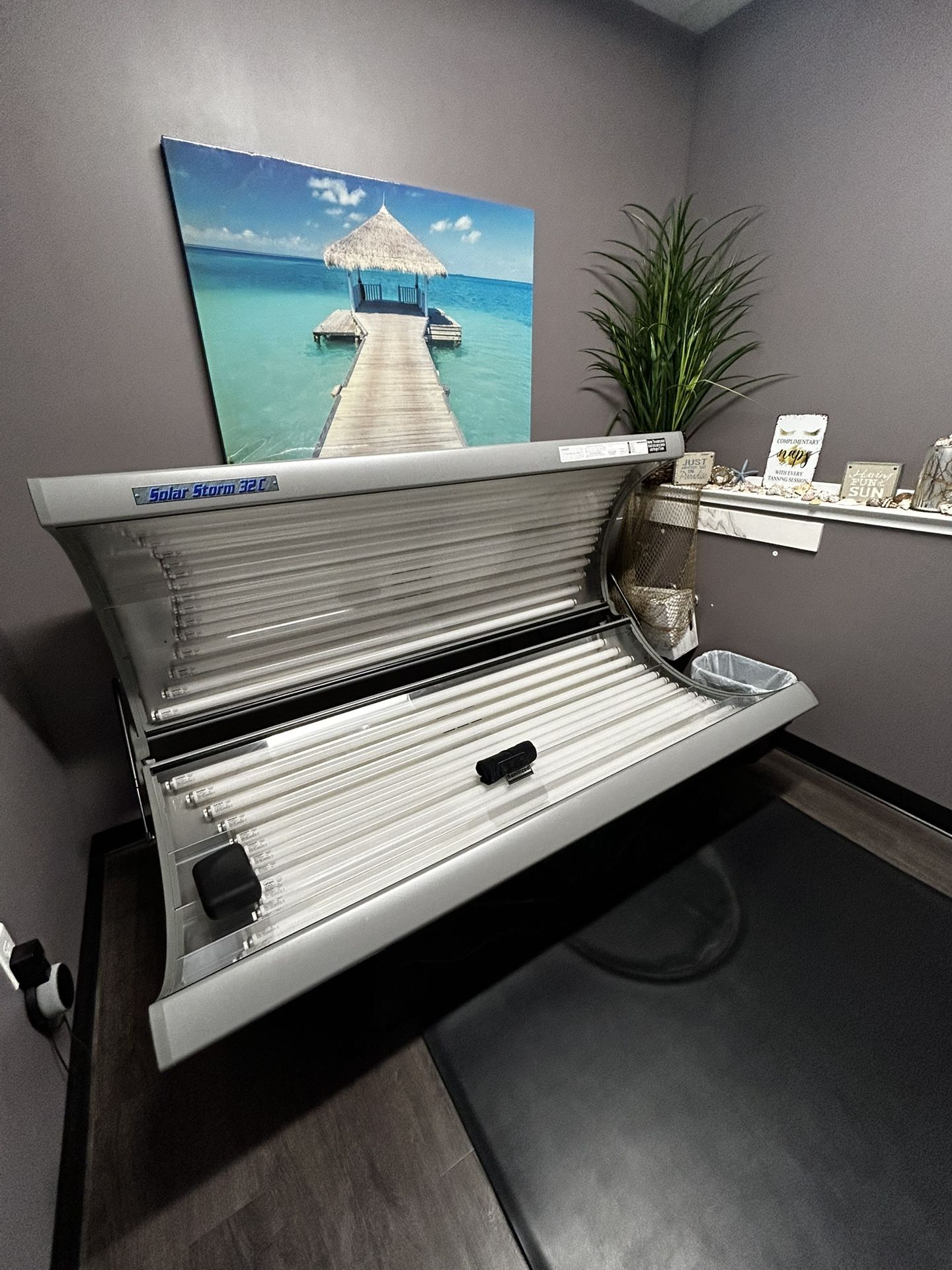 Solar Storm 32C Tanning Bed