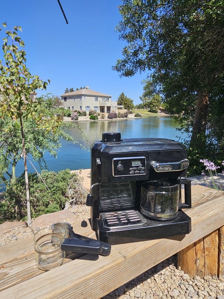 Delongi Coffee Maker Clean Inside And Outside It Was In Storage Great Condition