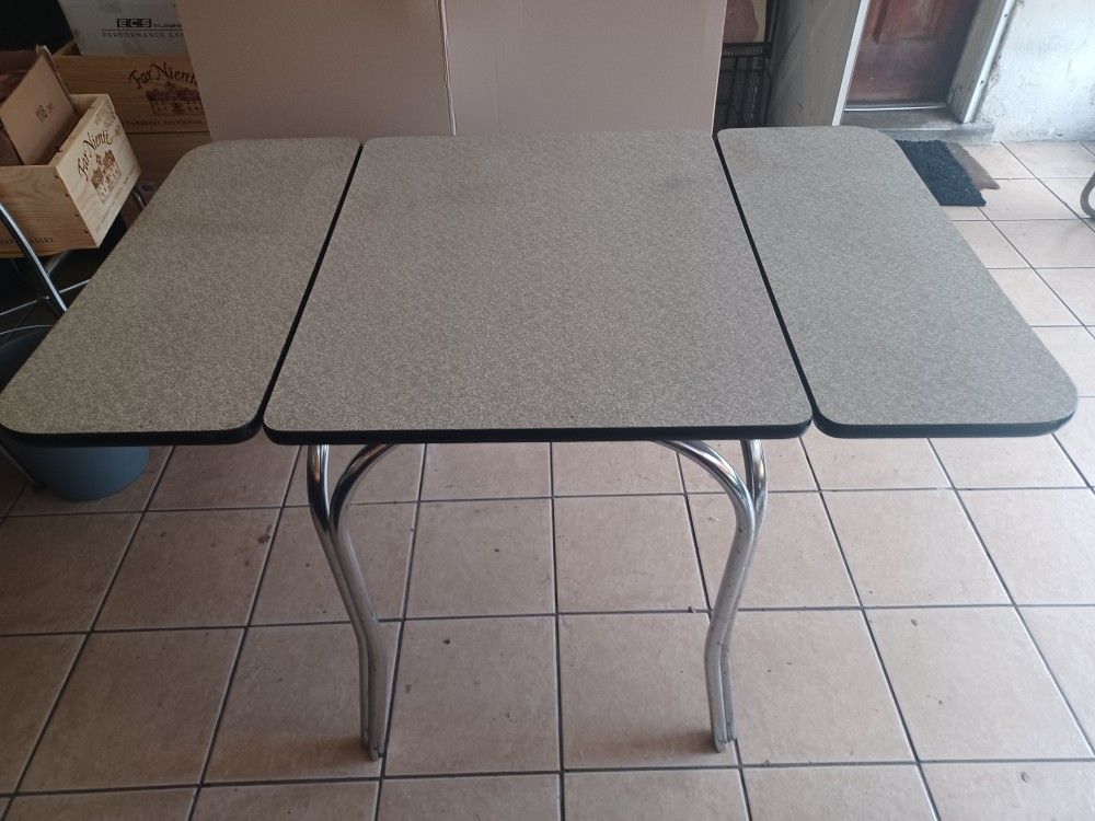 1950's Kitchen Table - Vintage - Classic !!! Dual Chrome Legs, Drop Leaf Sides...