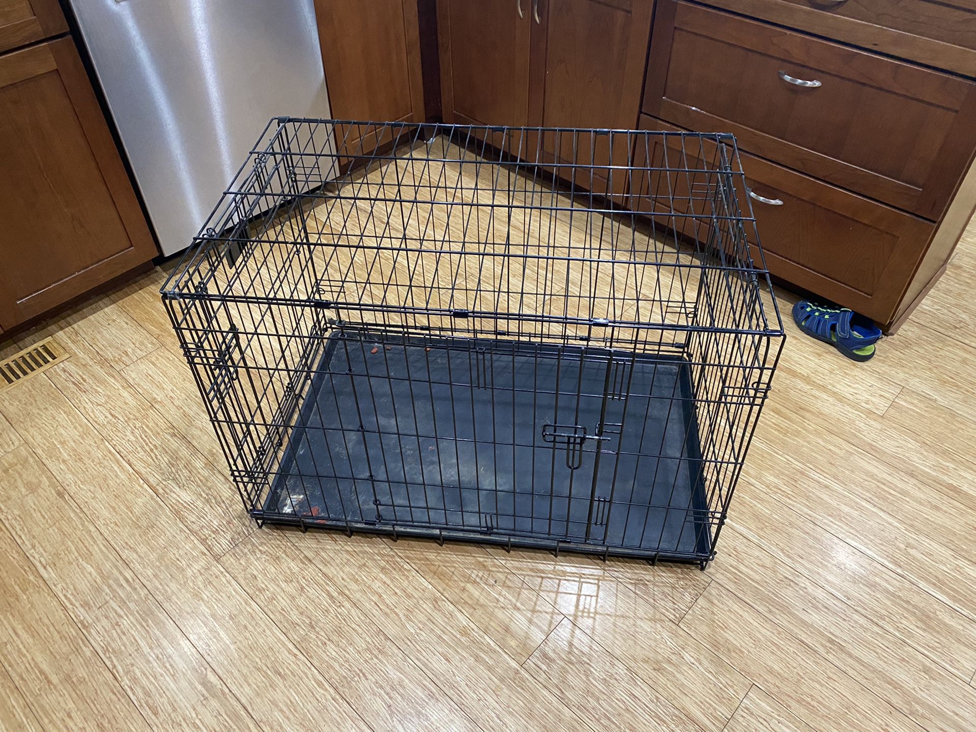 Mid size dog kennel
