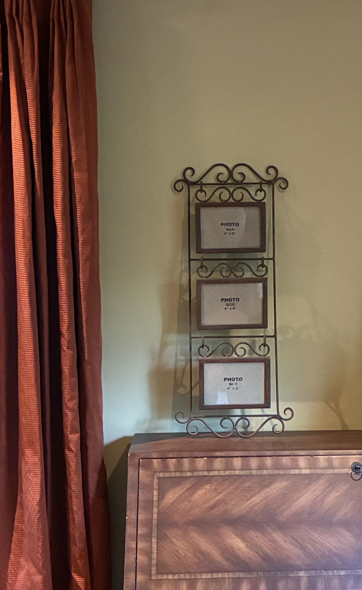 Iron 3 Photo Picture Frame