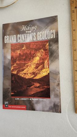 N. Peoria  Softcover Book Hiking The Grand Canyons geology Description Has Pickup Location Options