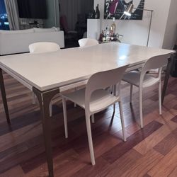 Dinning Table 