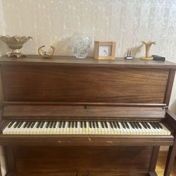 Vintage Piano 