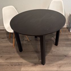 Round Dining Table 