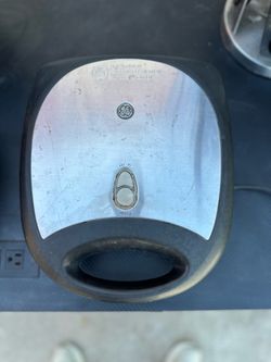 GE Belgian Waffle Maker – Nonstick Electric Waffle Iron