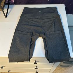 Lulu Lemon Leggings Size 6 Grey