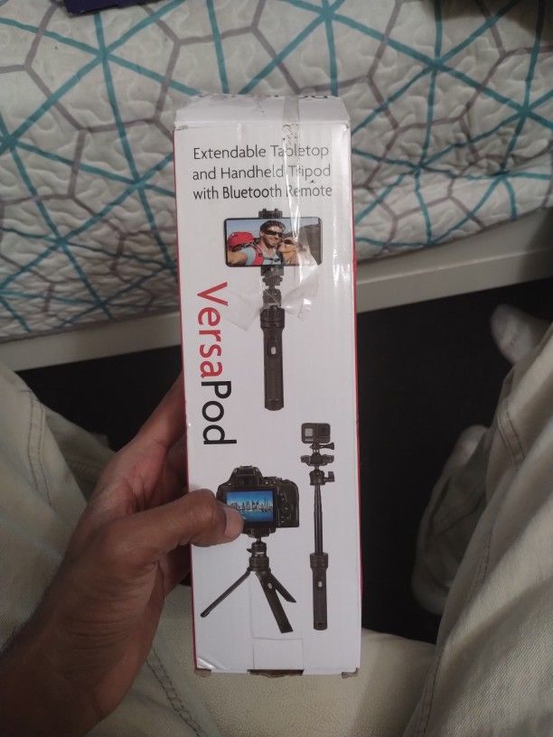 Extendable Tabletop And Handheld Tripod with Bluetooth Remote 
