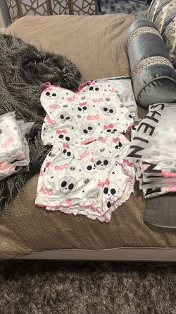 NEW HALLOWEEN PJS