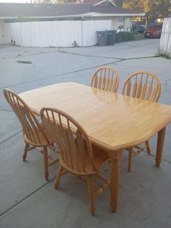 Extending wooden table
