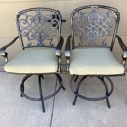 Bistro Set - All Metal w/ Swivel Chairs