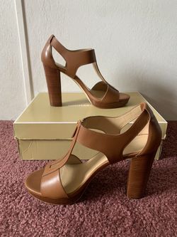 MICHAEL KORS Berkley T Strap Platform Dress Sandals sz 10M BROWN luggage for Sale in Lake Wales FL OfferUp