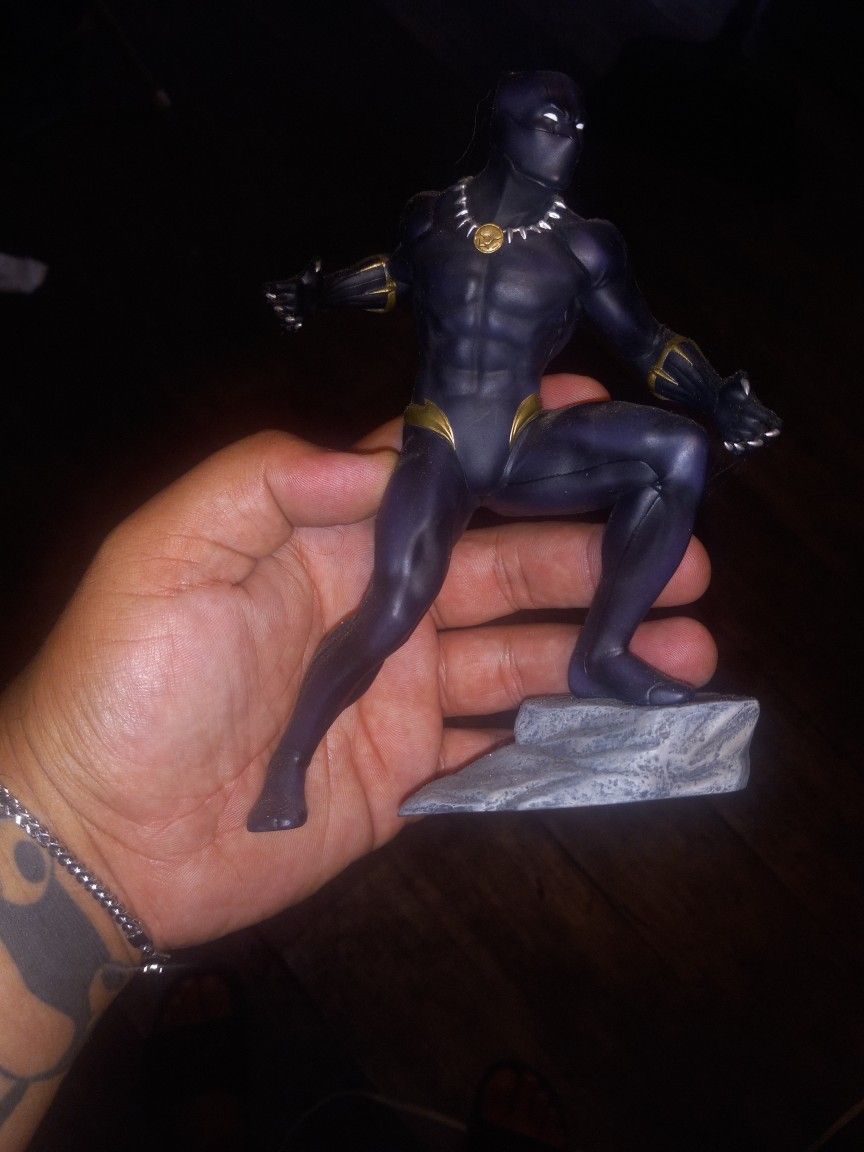 Black Panther Statue