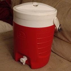2 Gallon Red Igloo Water Jug