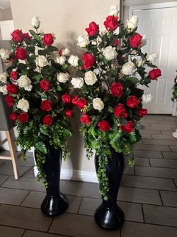 Jarrones negros grandes con Flores