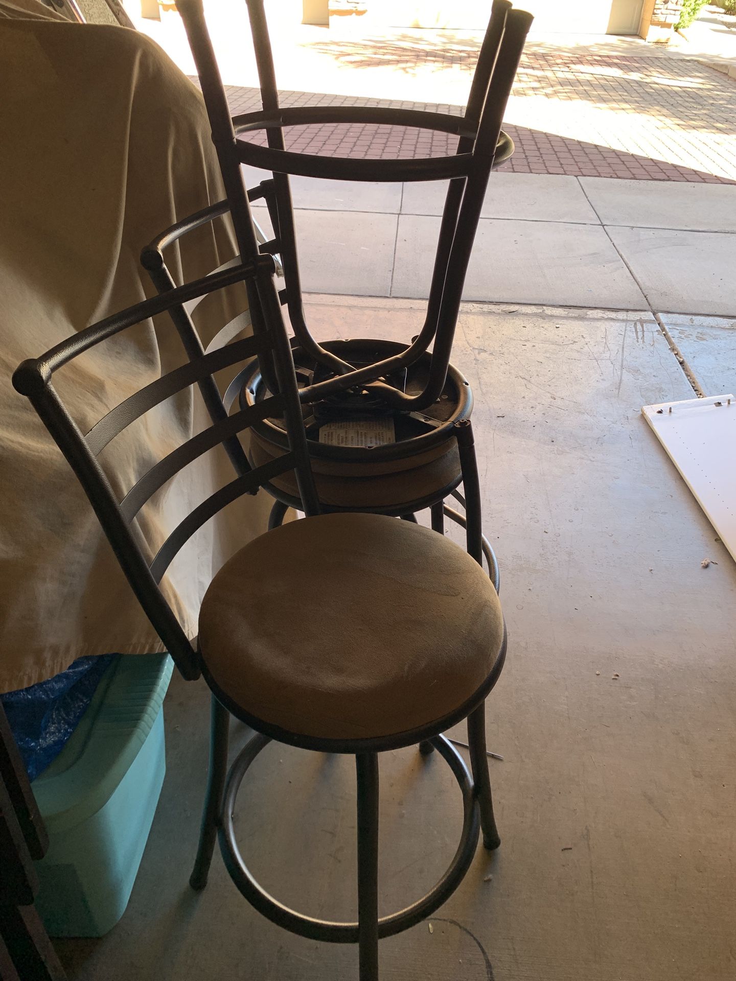 3 Swivel Breakfast Stools